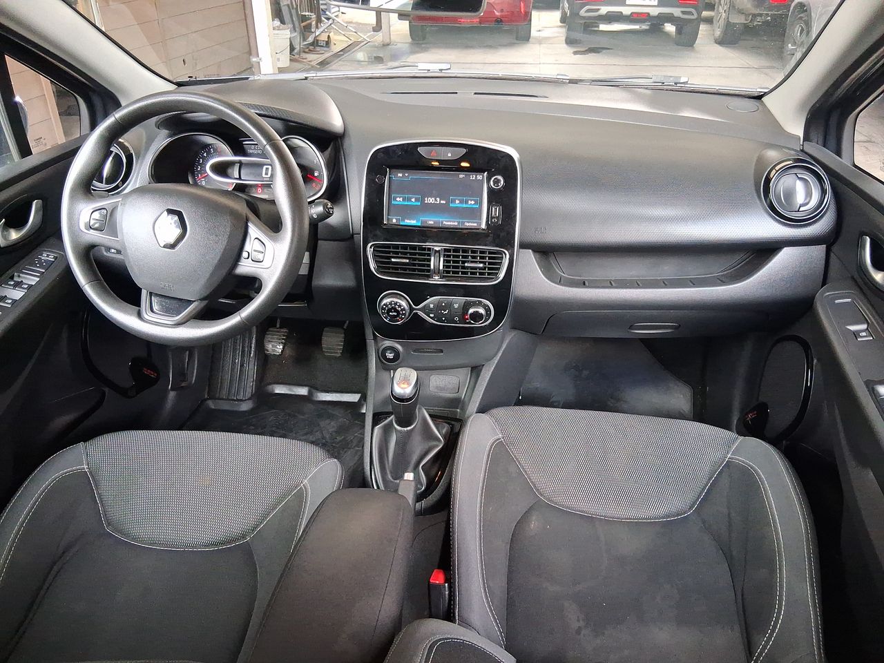 Renault Clio — foto 16 de 36