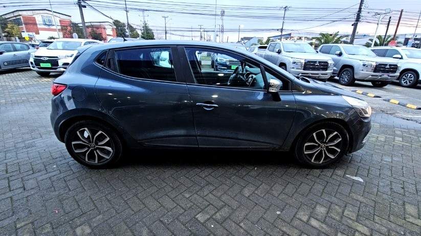 RENAULT - 3