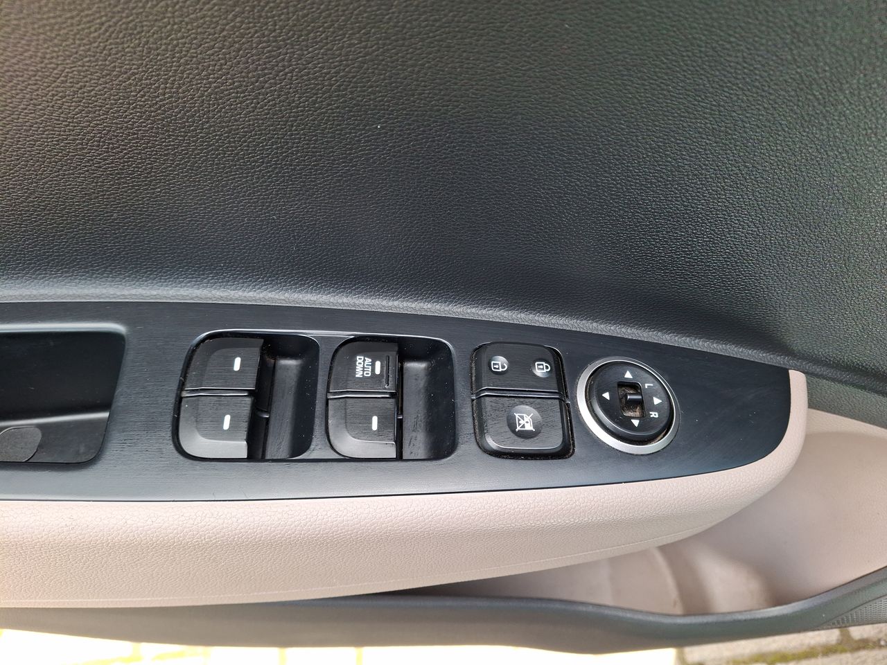 HYUNDAI - 22