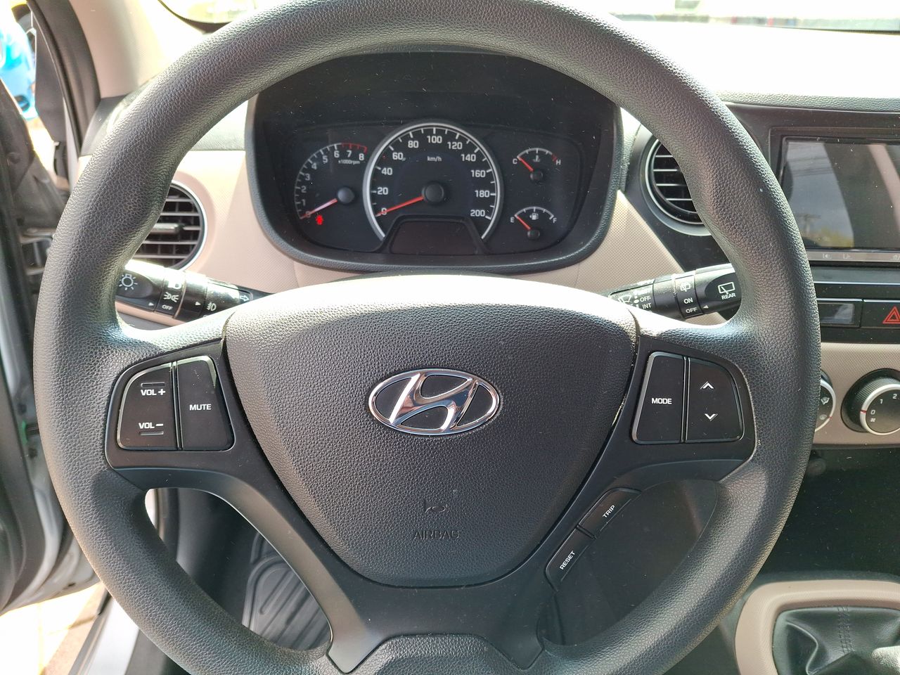 HYUNDAI - 24