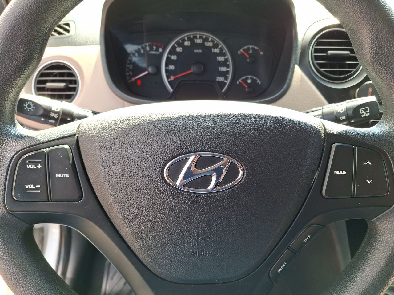 HYUNDAI - 25