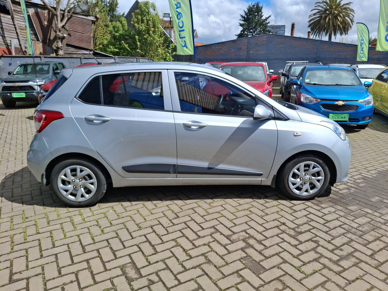 HYUNDAI - 8