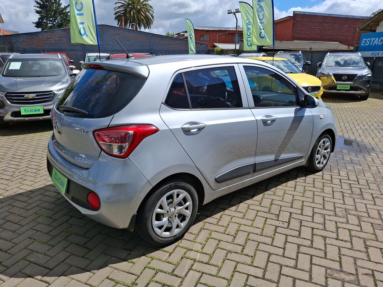 HYUNDAI - 7