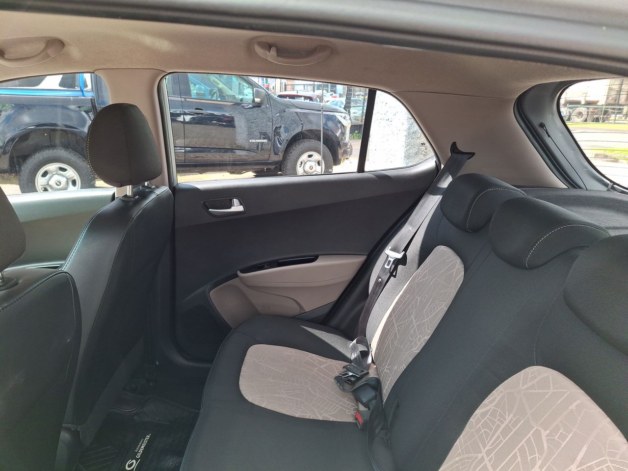 HYUNDAI - 12
