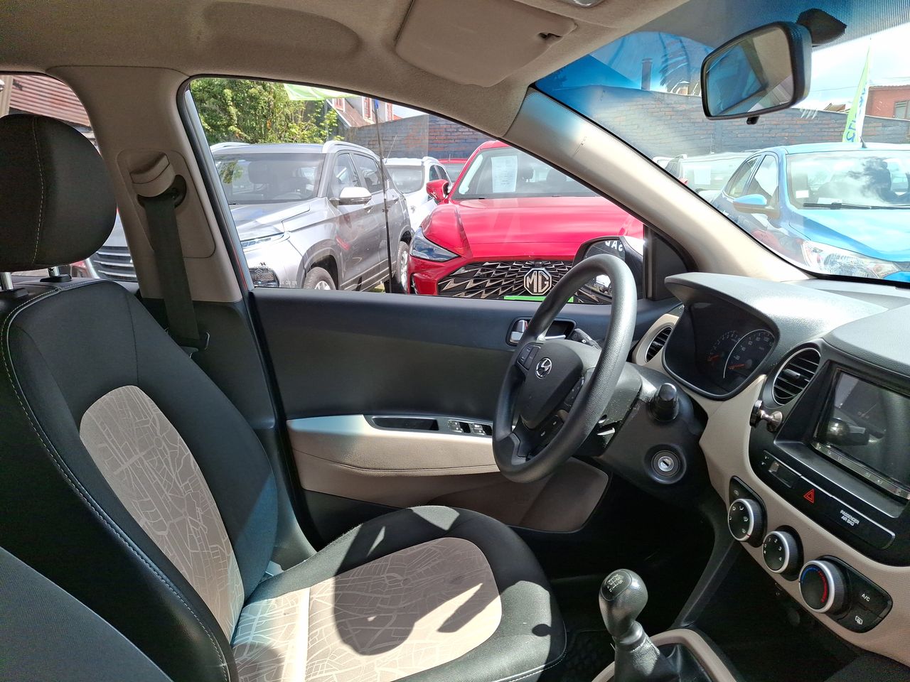 HYUNDAI - 16