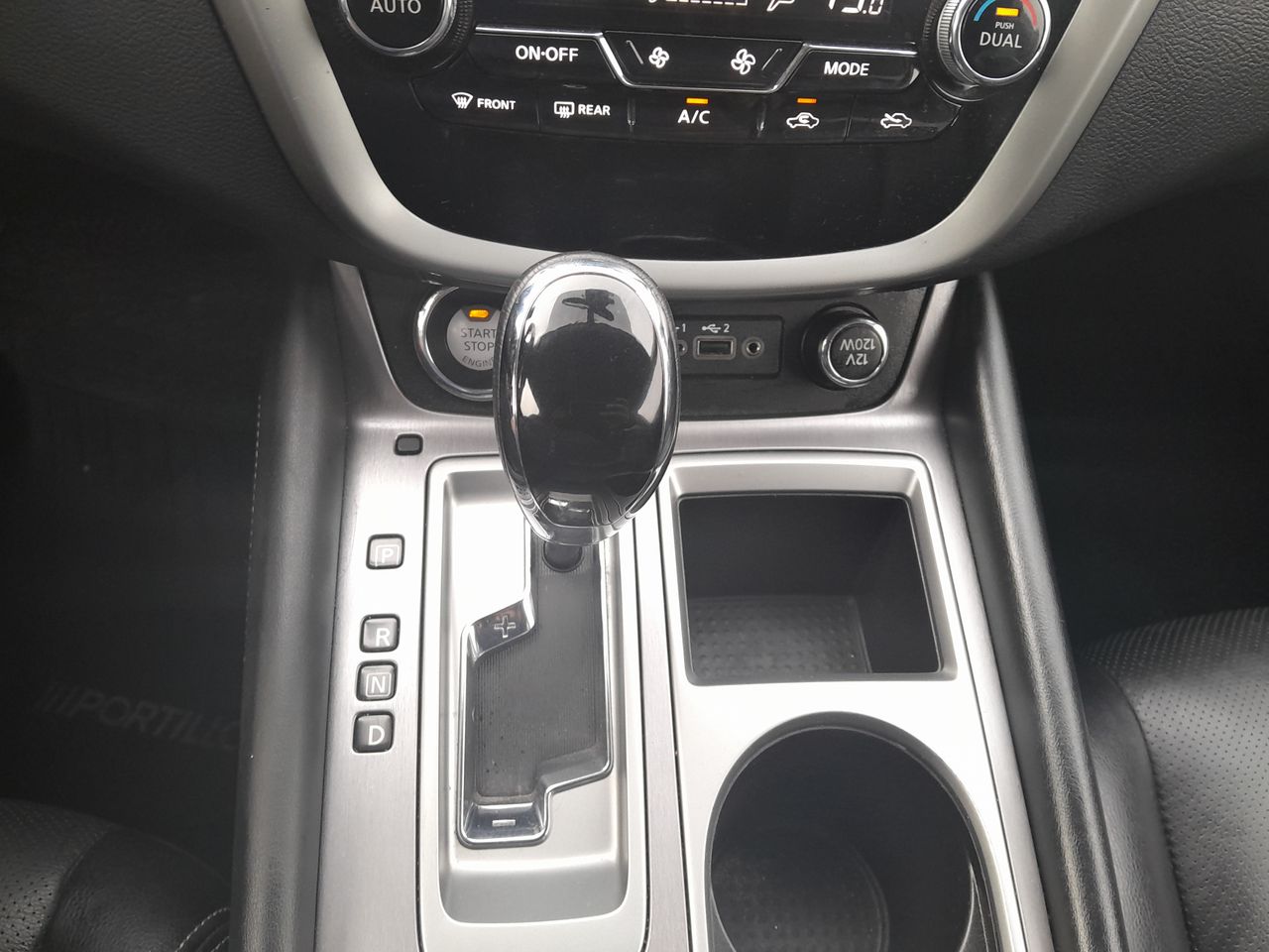 NISSAN - 32