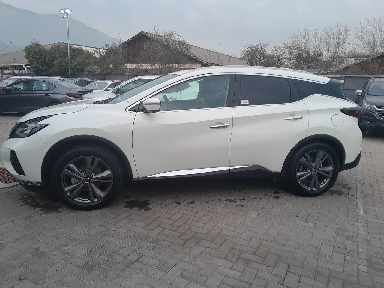 NISSAN - 4