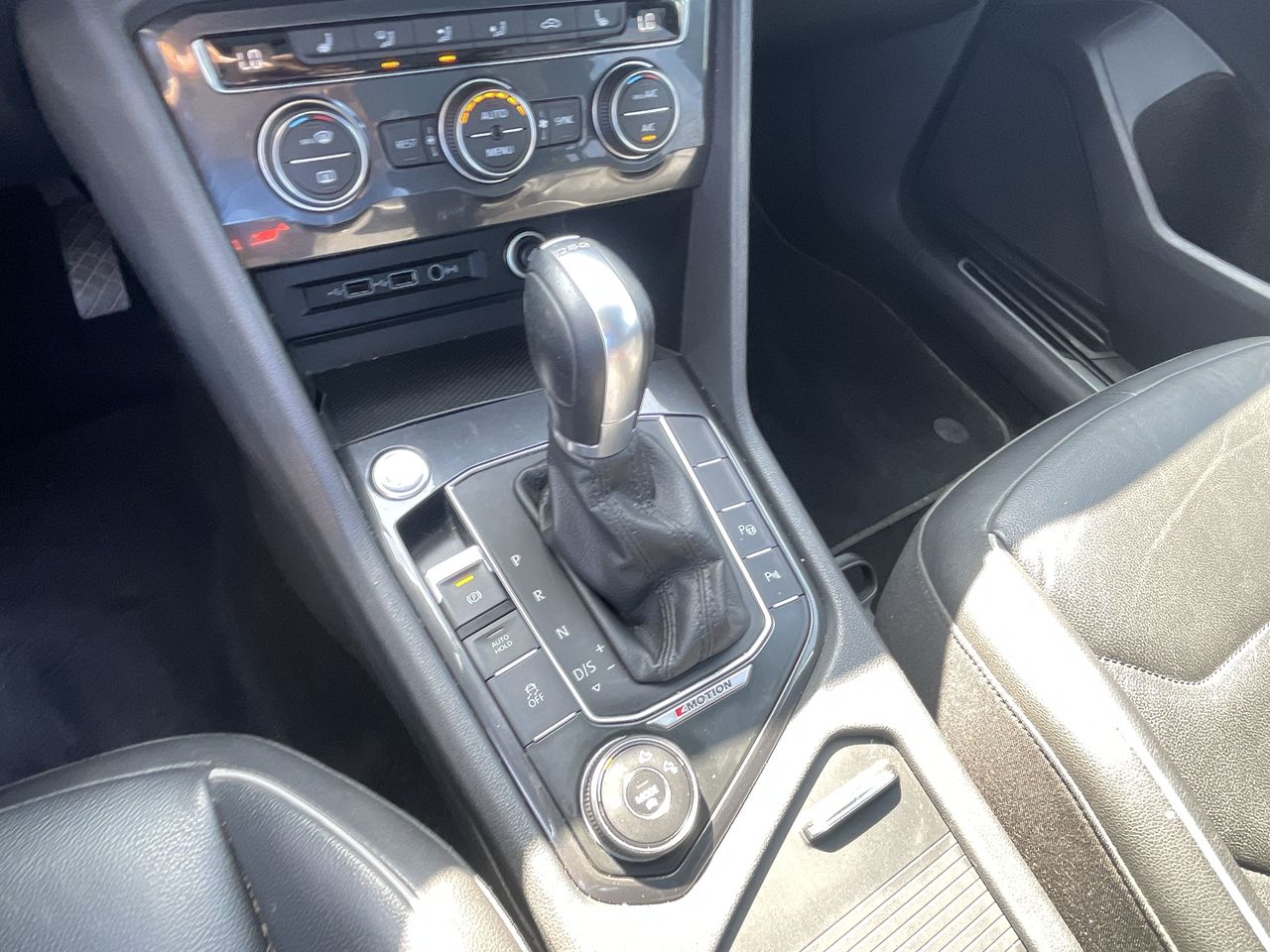 VOLKSWAGEN - 29