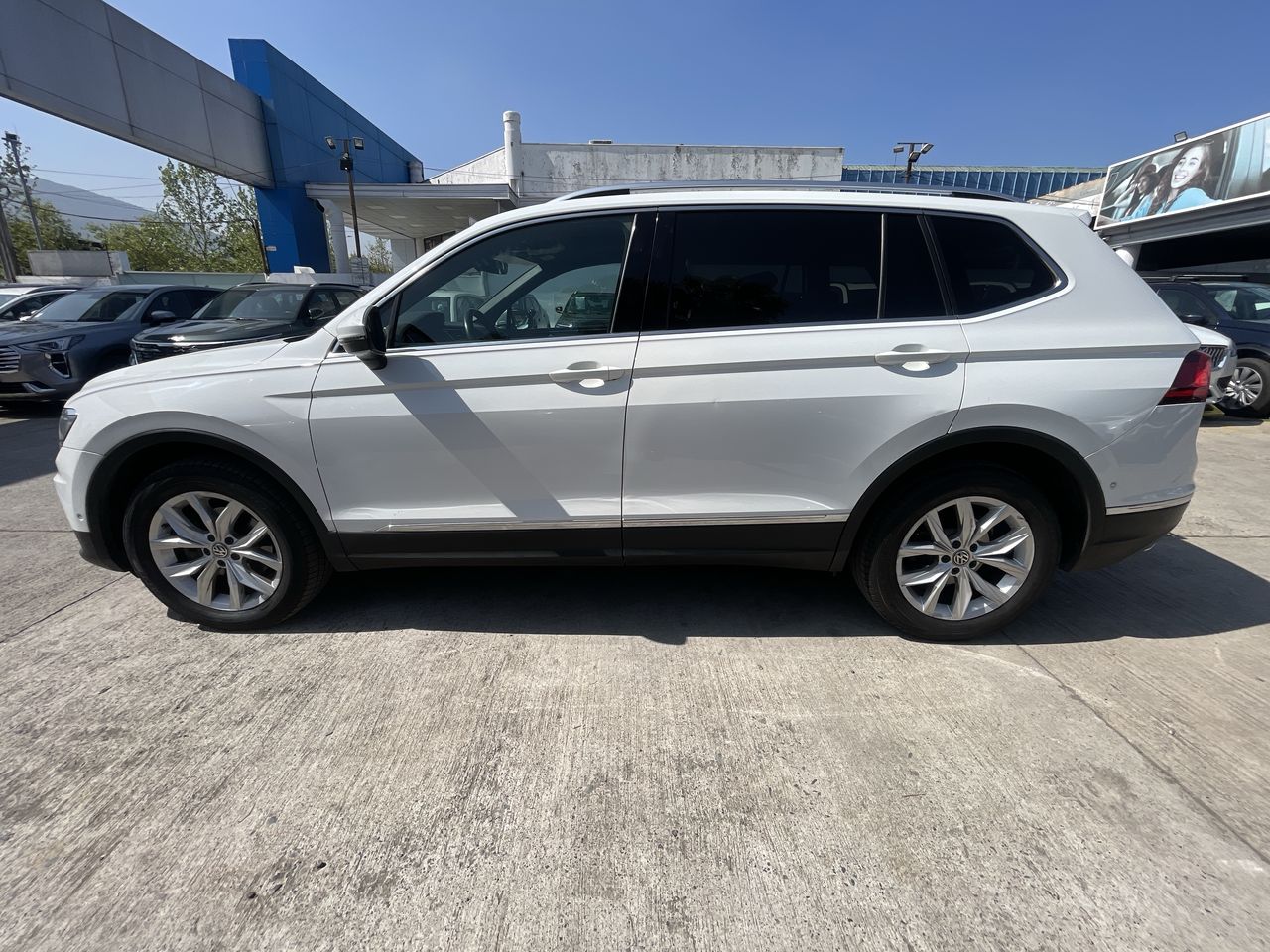 VOLKSWAGEN - 4