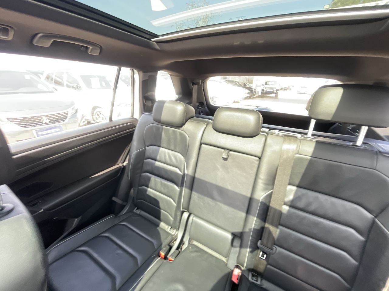VOLKSWAGEN - 11