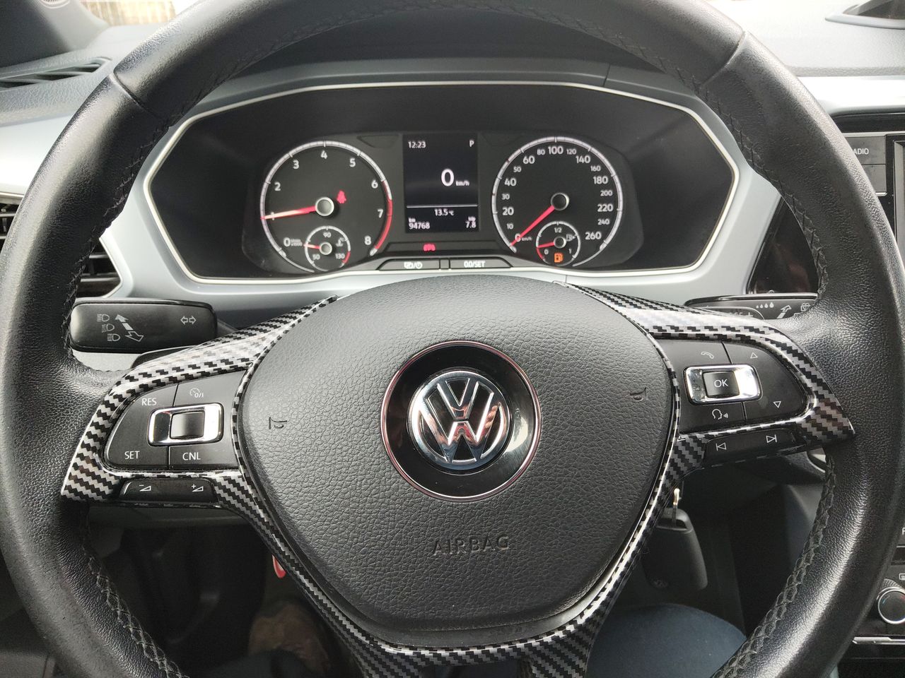 VOLKSWAGEN - 27