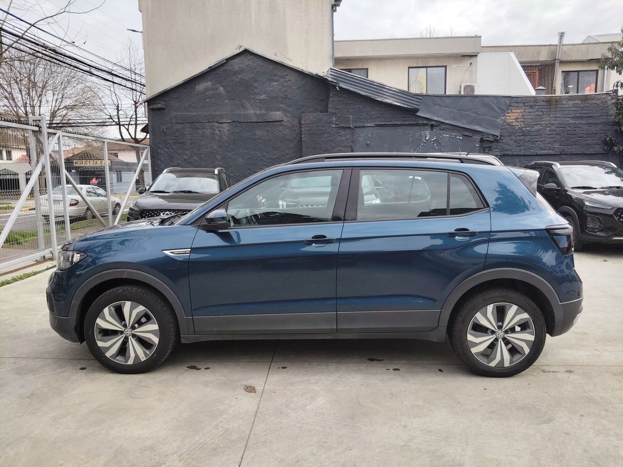 VOLKSWAGEN - 4