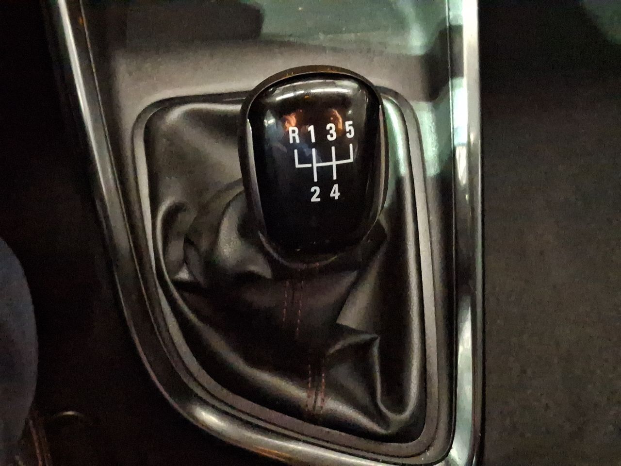 Chevrolet Onix — foto 23 de 26