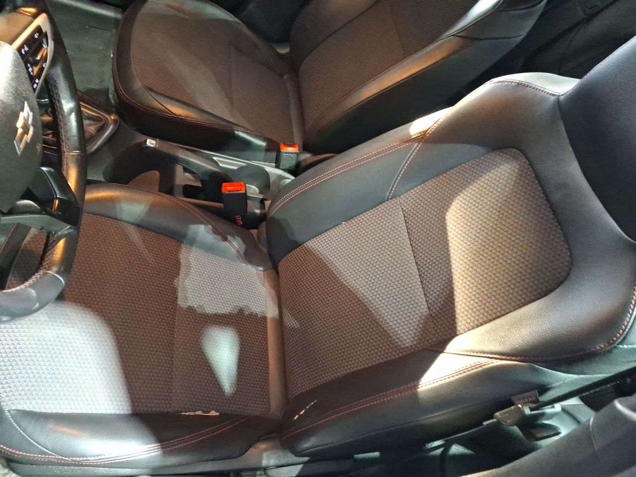 Chevrolet Onix — foto 16 de 26