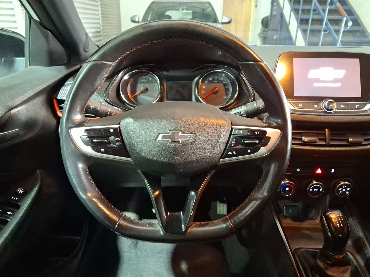 Chevrolet Onix — foto 17 de 26
