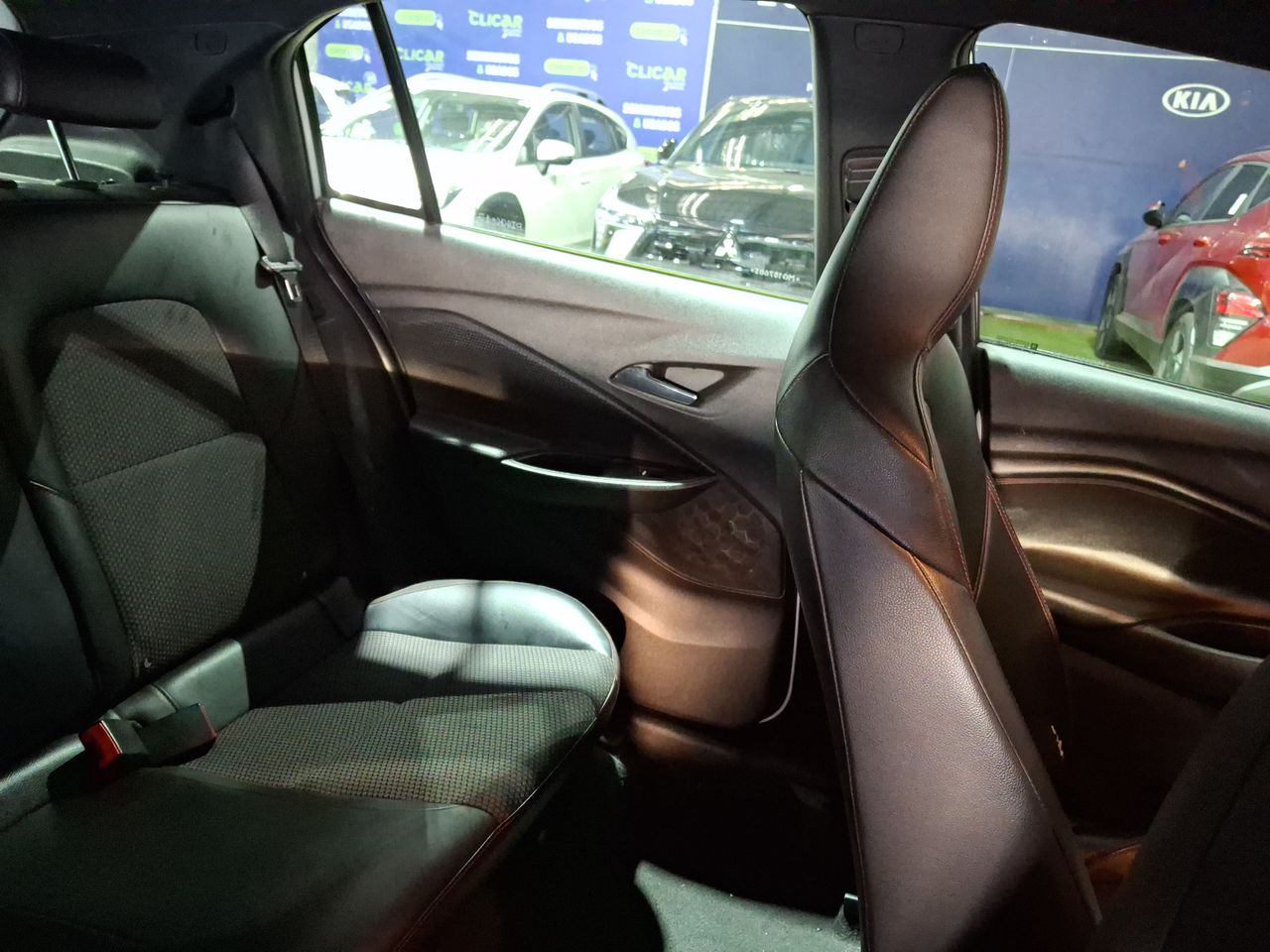 Chevrolet Onix — foto 7 de 26