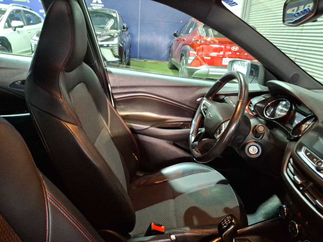 Chevrolet Onix — foto 9 de 26