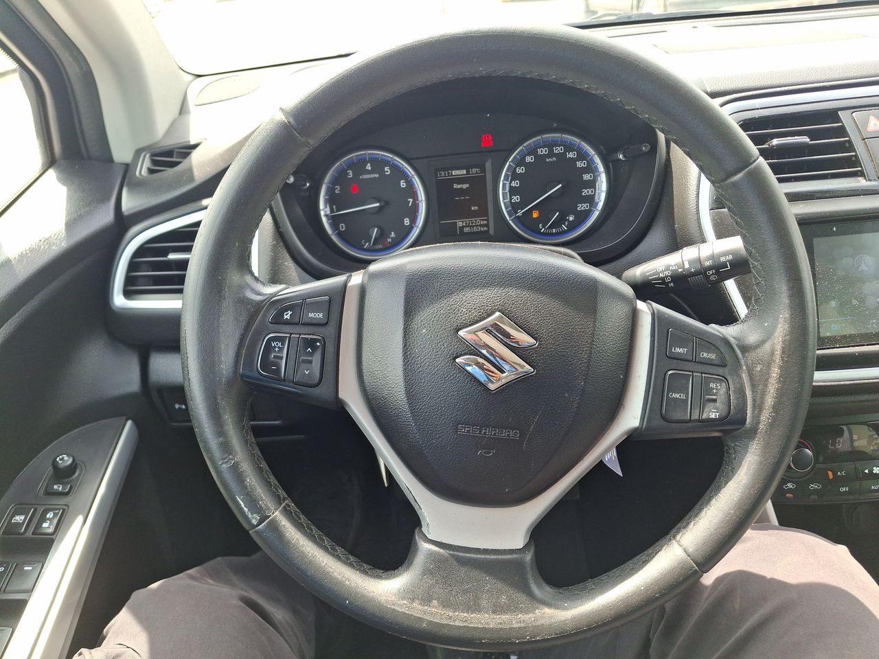 SUZUKI - 23
