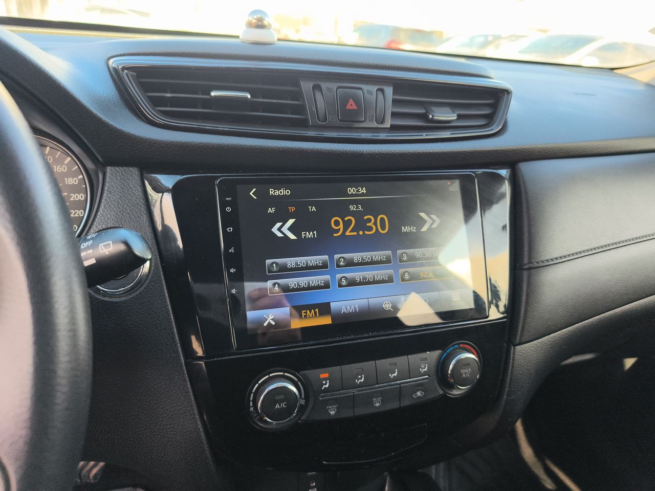 Nissan X-Trail — foto 18 de 26