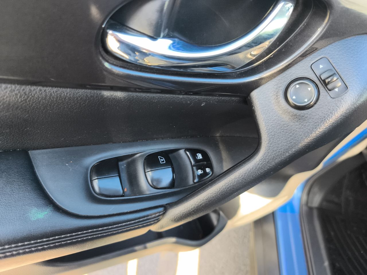 Nissan X-Trail — foto 12 de 26