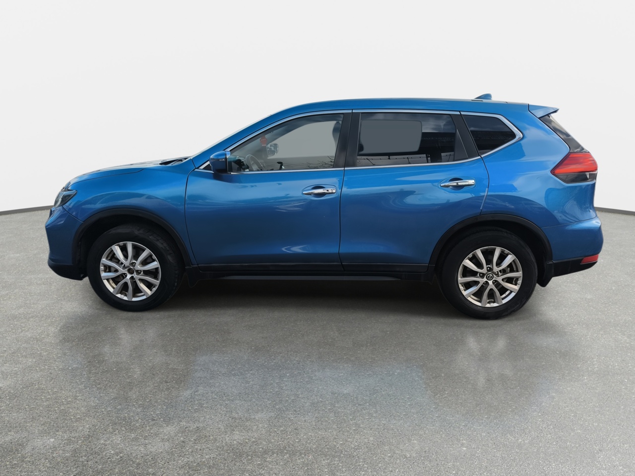 NISSAN - 4