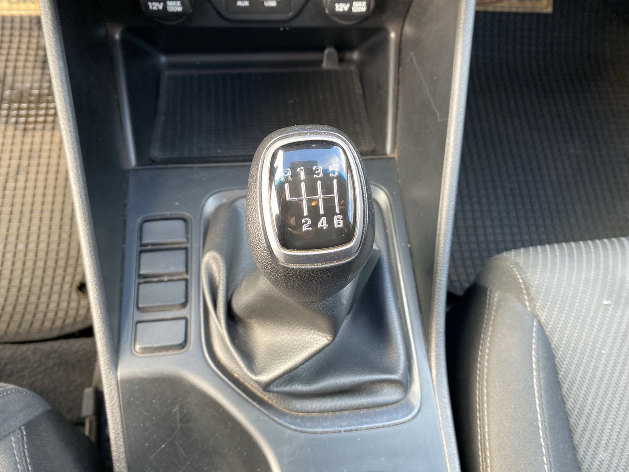 HYUNDAI - 24