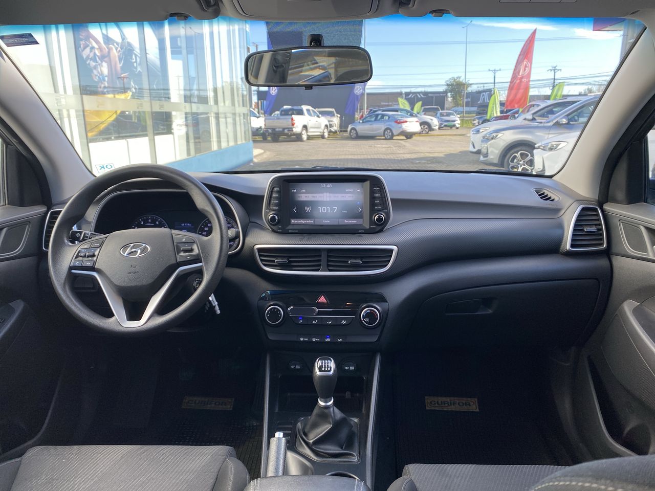 HYUNDAI - 25
