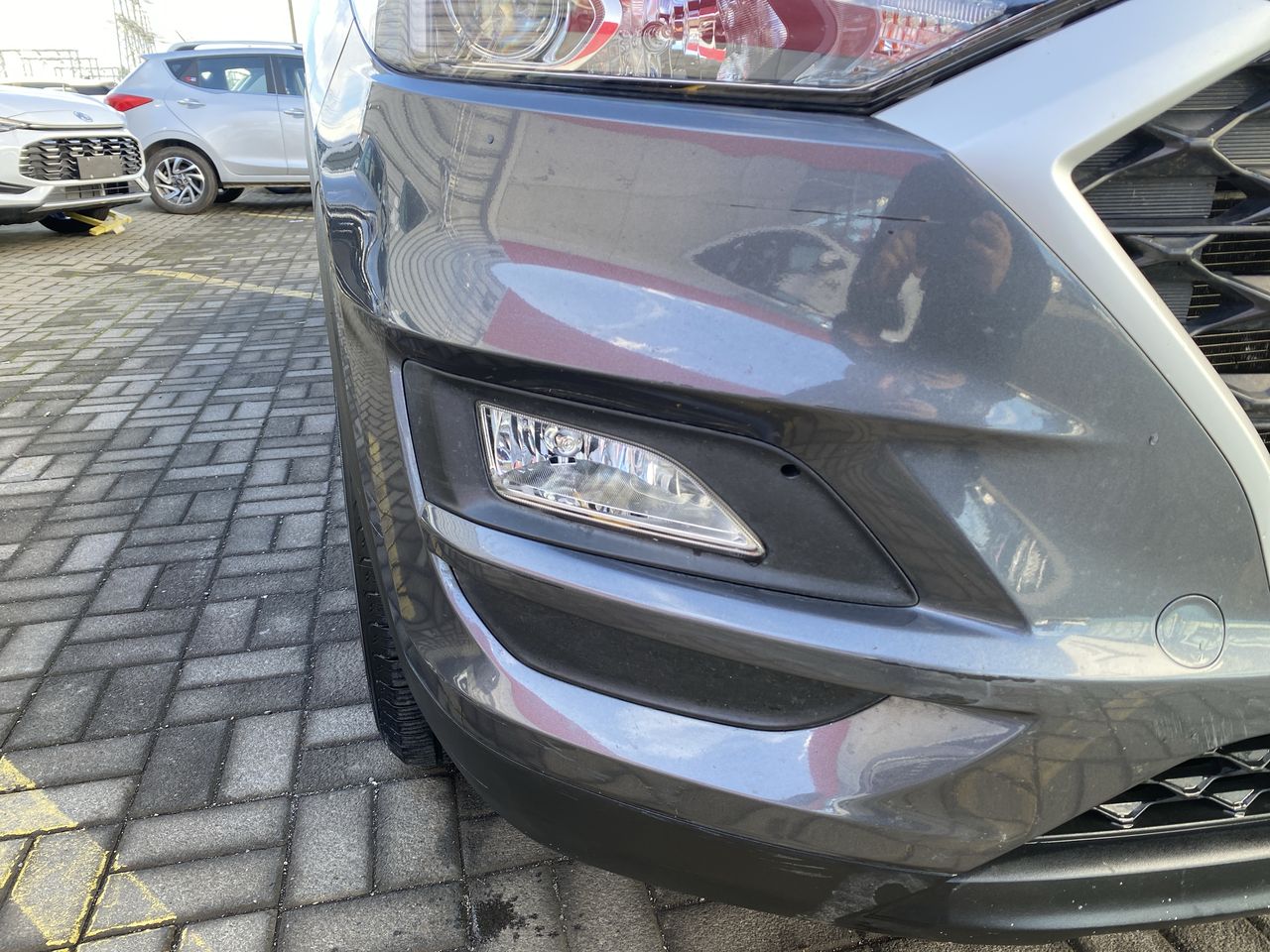 HYUNDAI - 12