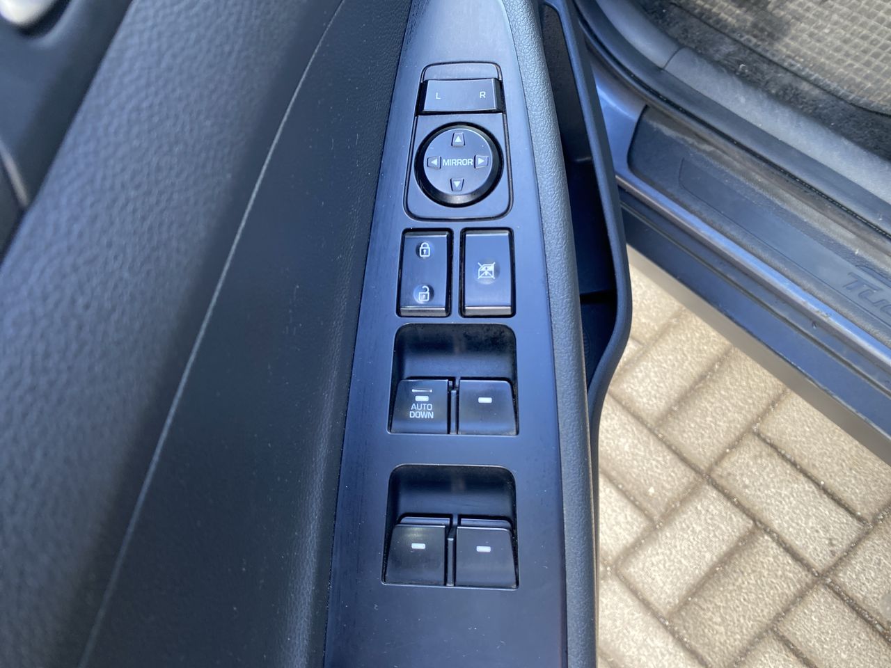 HYUNDAI - 15
