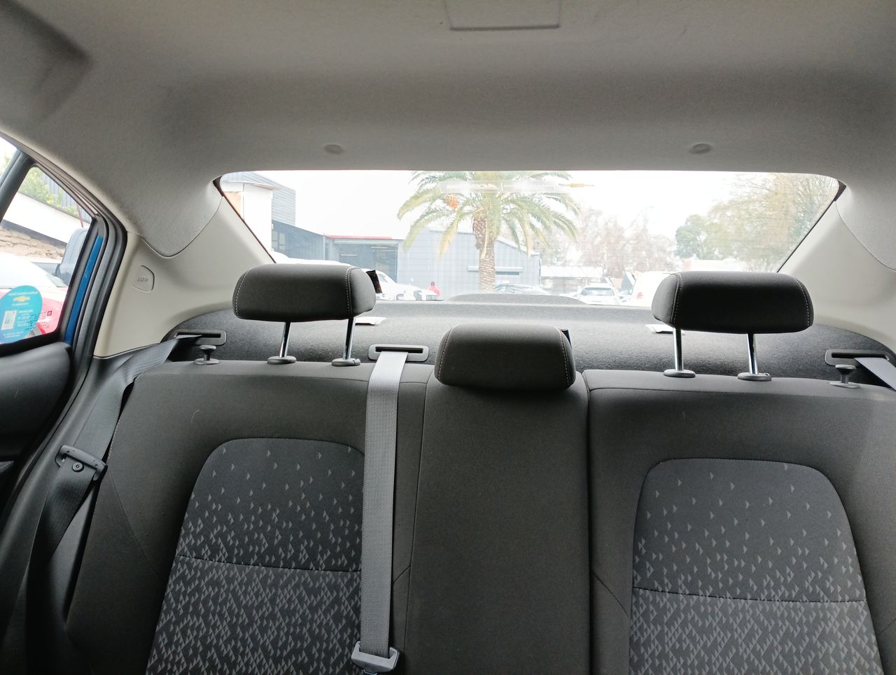 Chevrolet Onix — foto 5 de 26