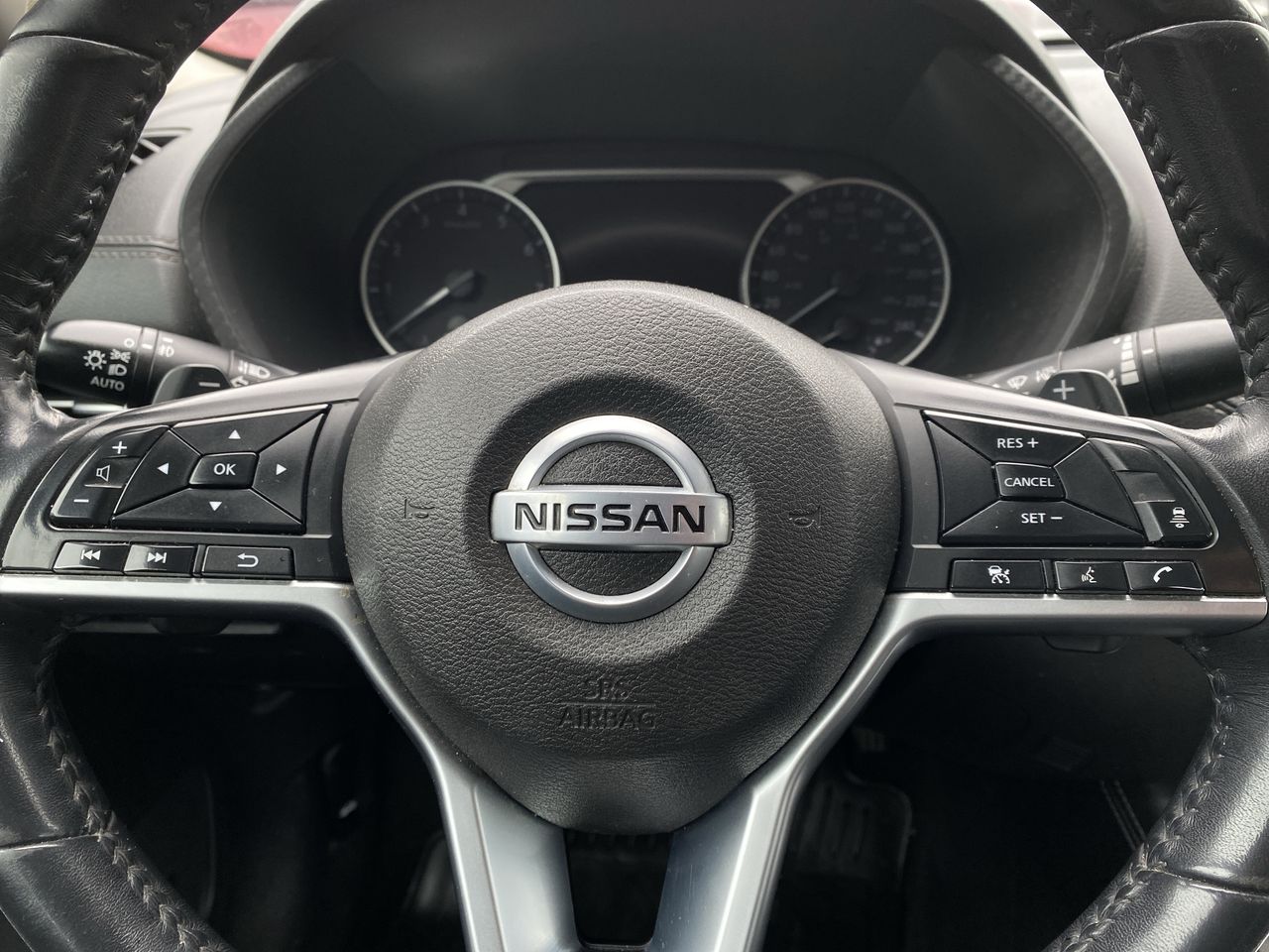 NISSAN - 27