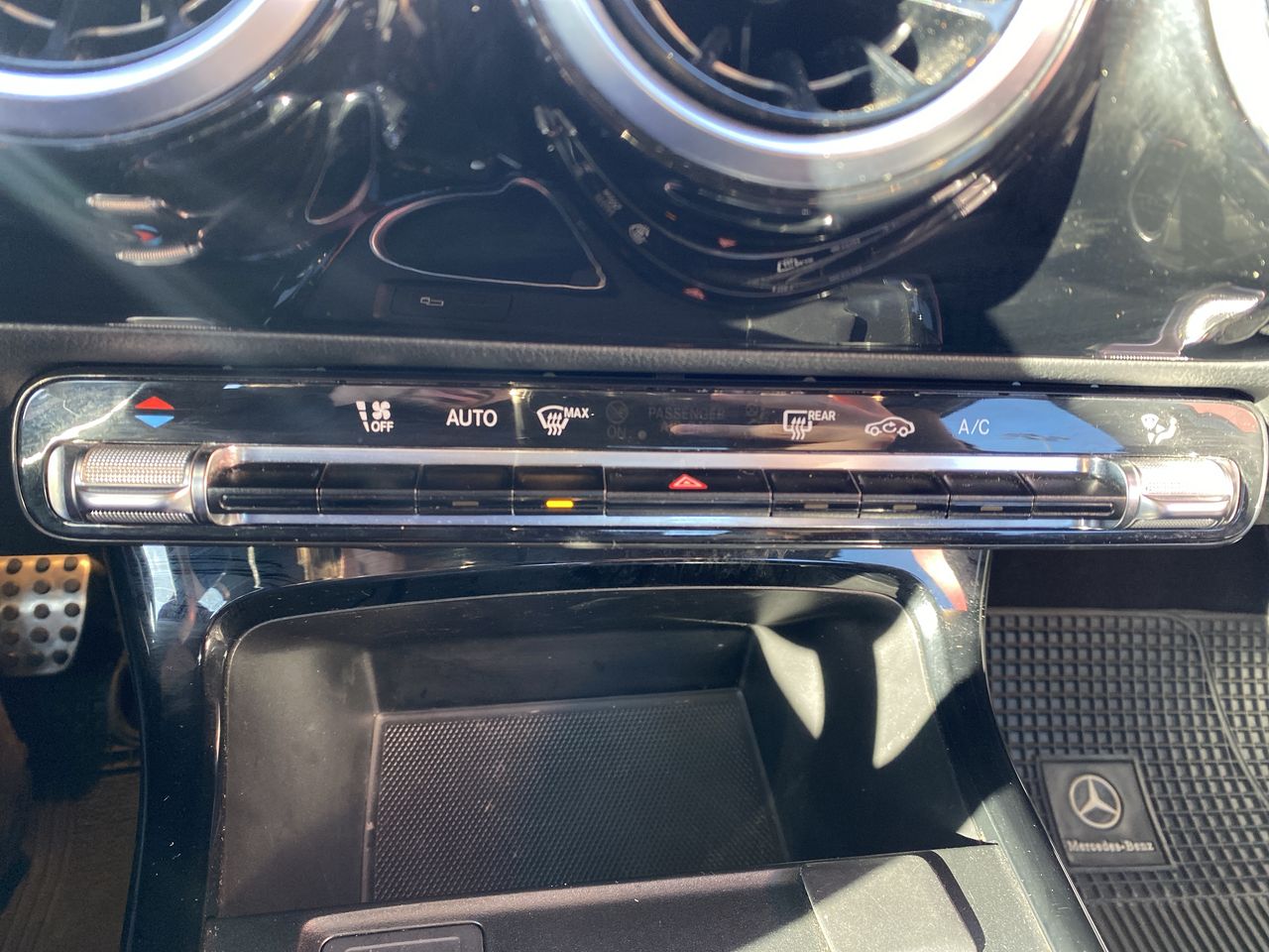 MERCEDES BENZ - 29