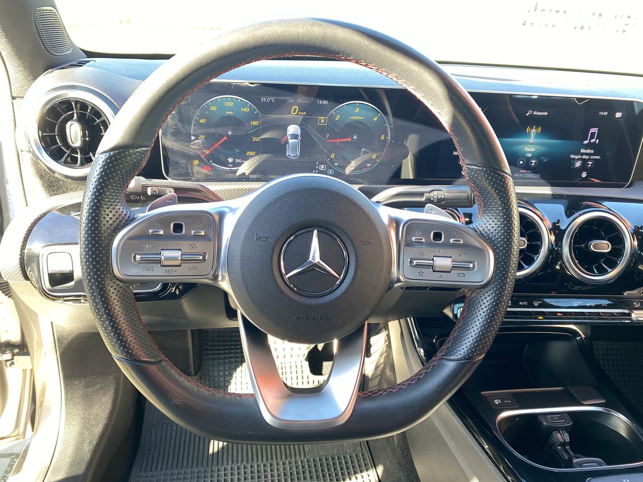 MERCEDES BENZ - 24