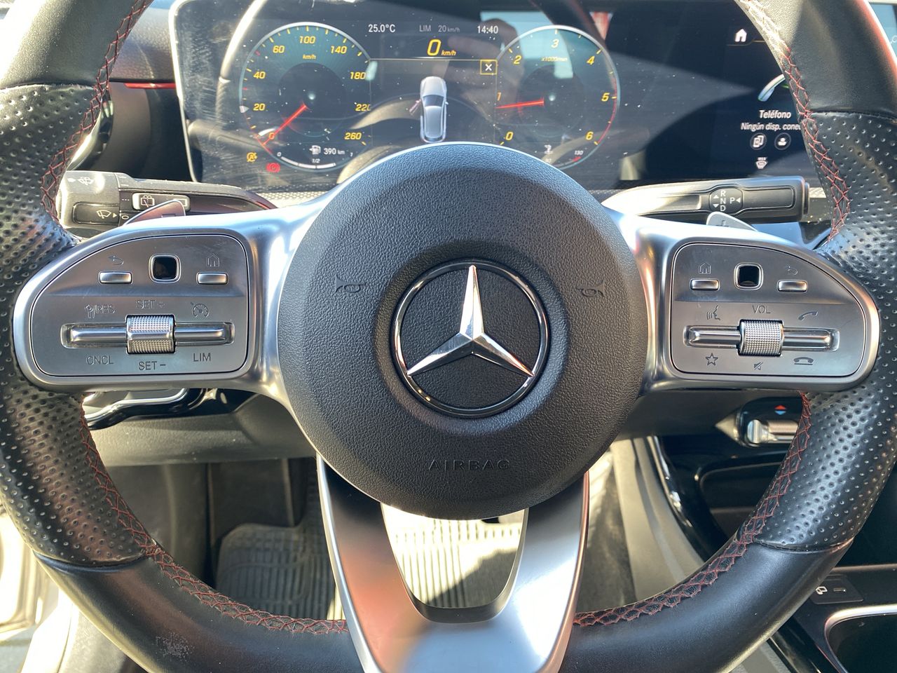 MERCEDES BENZ - 25