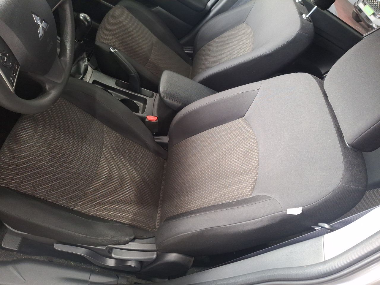Suzuki Swift — foto 17 de 28