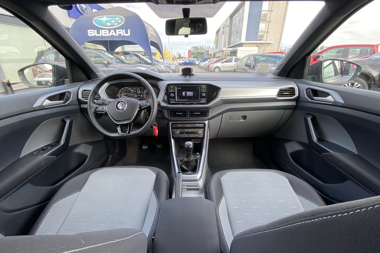 VOLKSWAGEN - 13