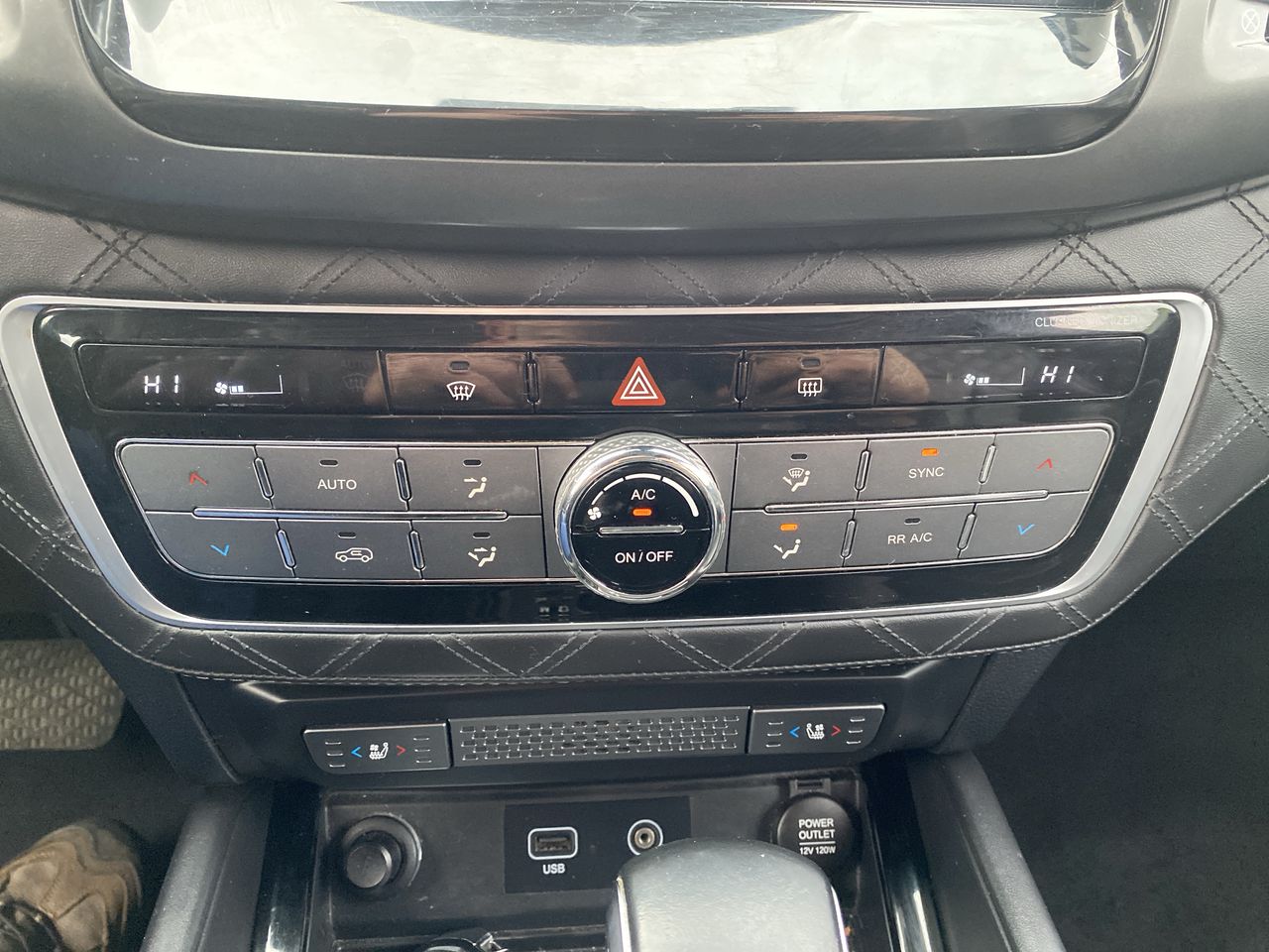 SsangYong Rexton — foto 30 de 37
