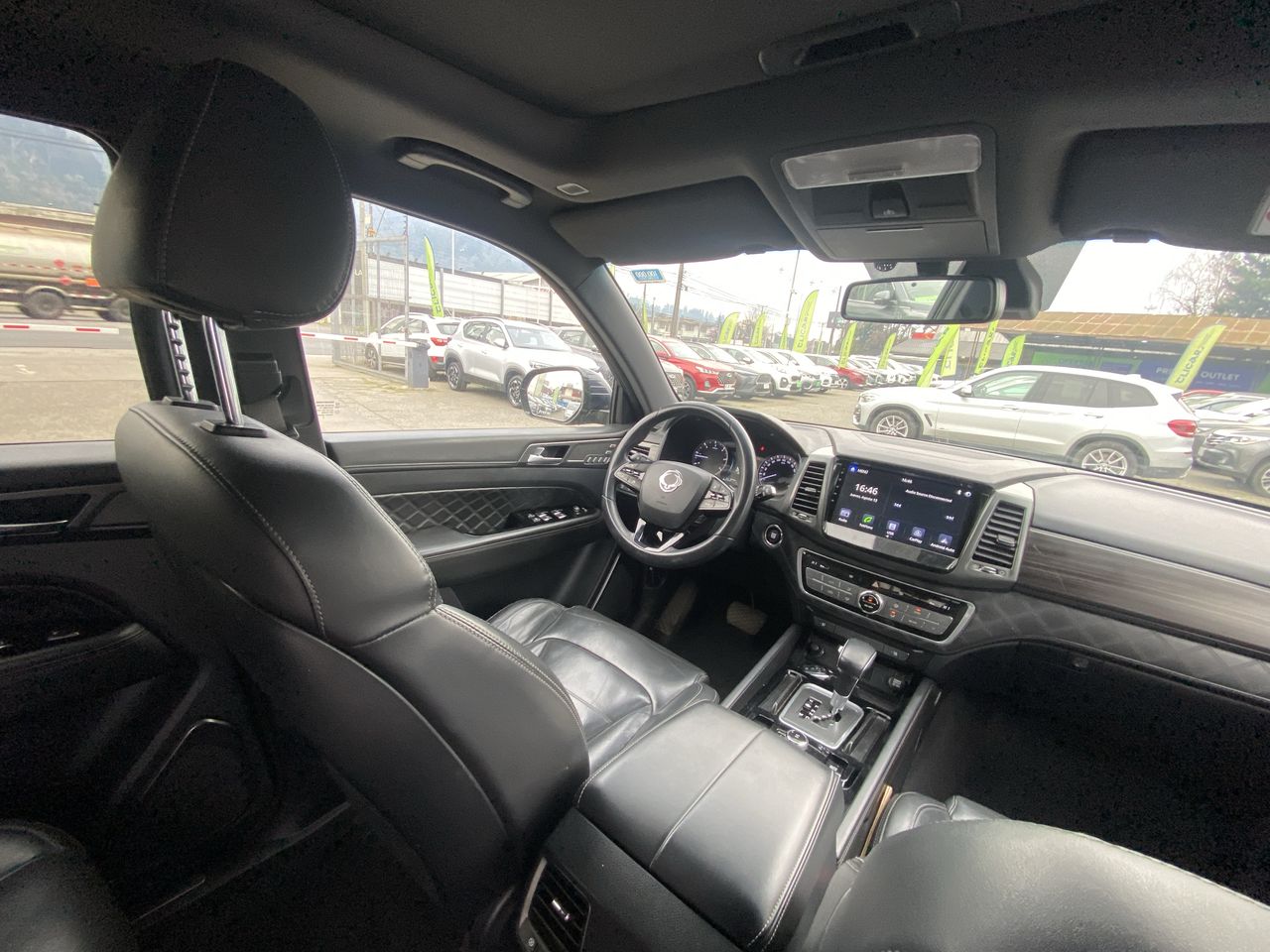SsangYong Rexton — foto 17 de 37