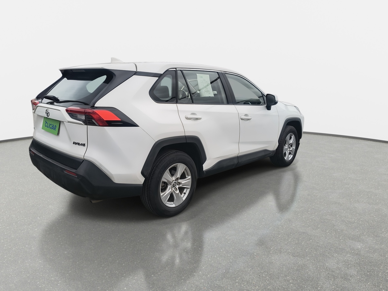 Toyota RAV4 — foto 8 de 30