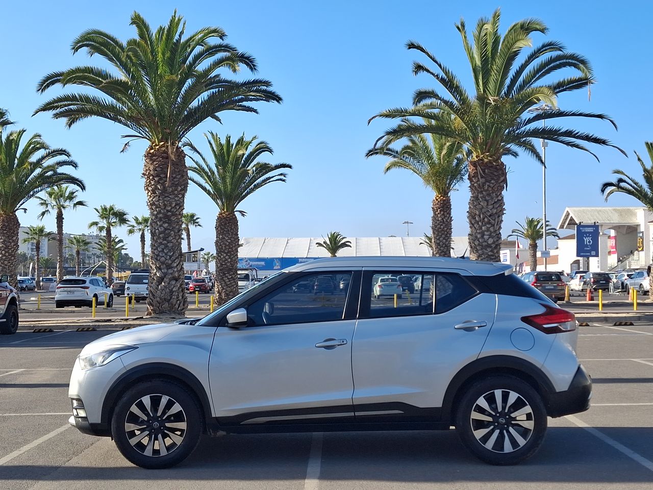 NISSAN - 4