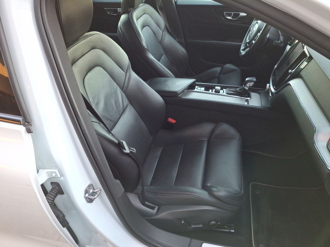 VOLVO - 33
