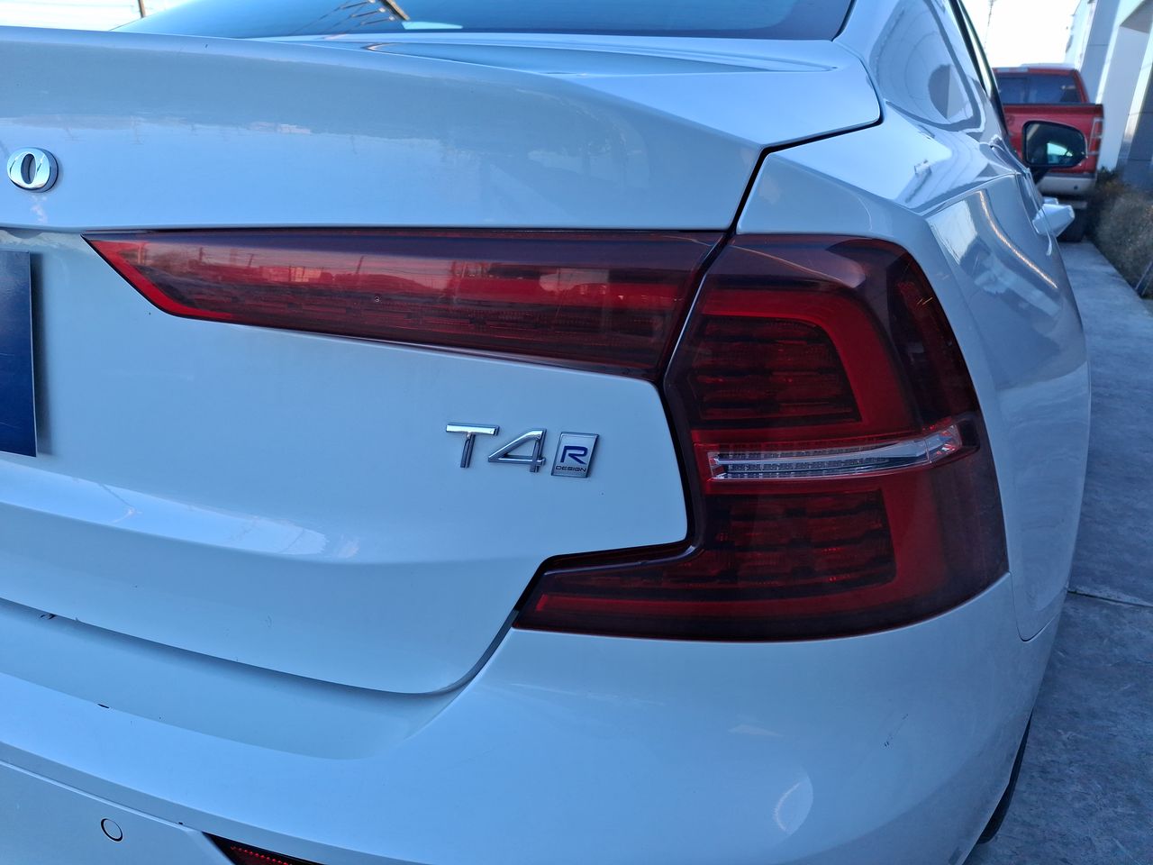 VOLVO - 20