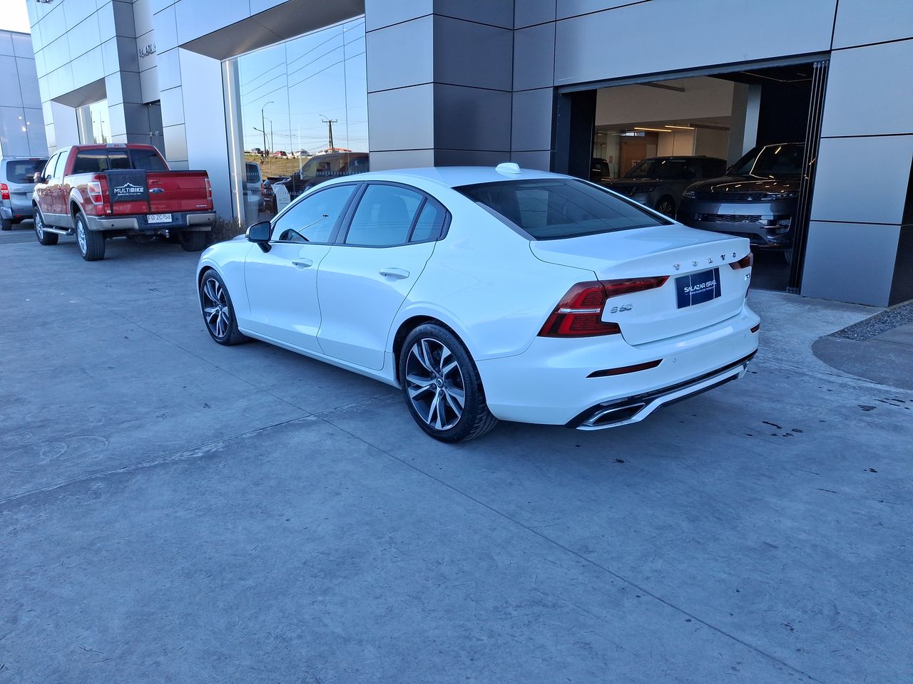 VOLVO - 6