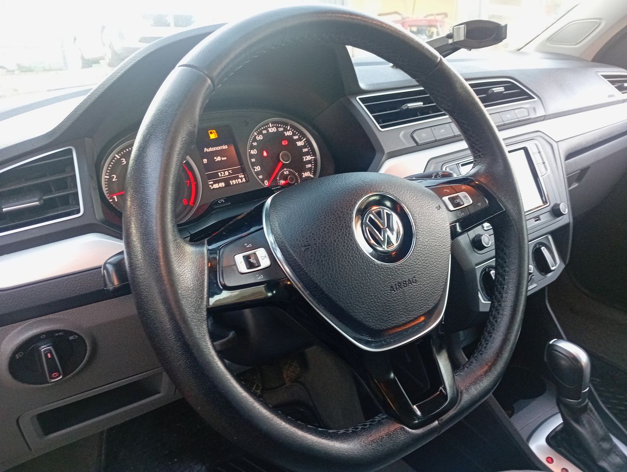 VOLKSWAGEN - 26