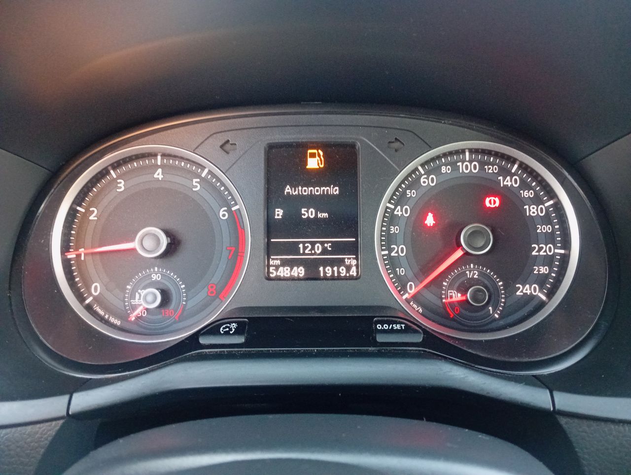 VOLKSWAGEN - 33