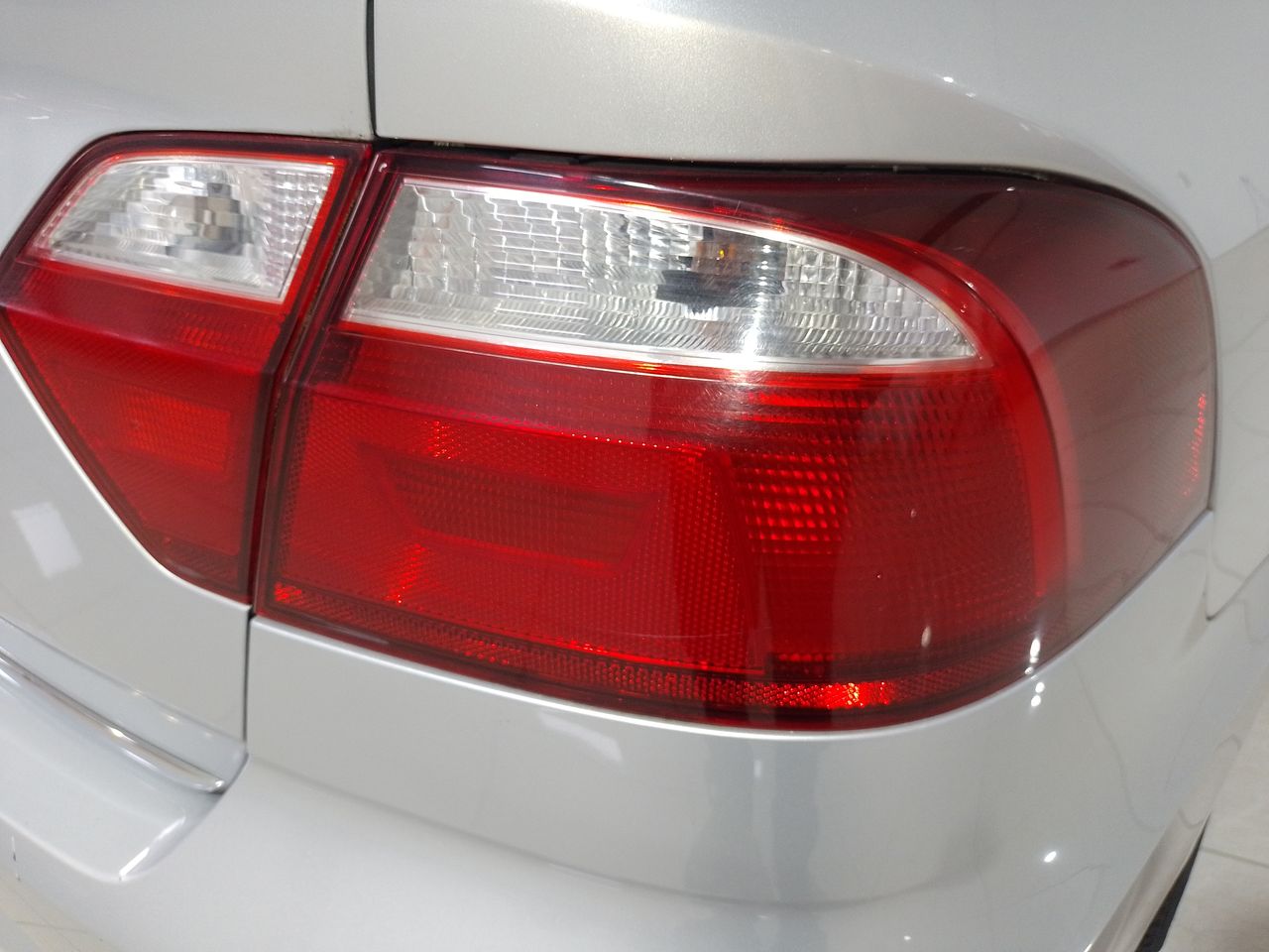 VOLKSWAGEN - 18