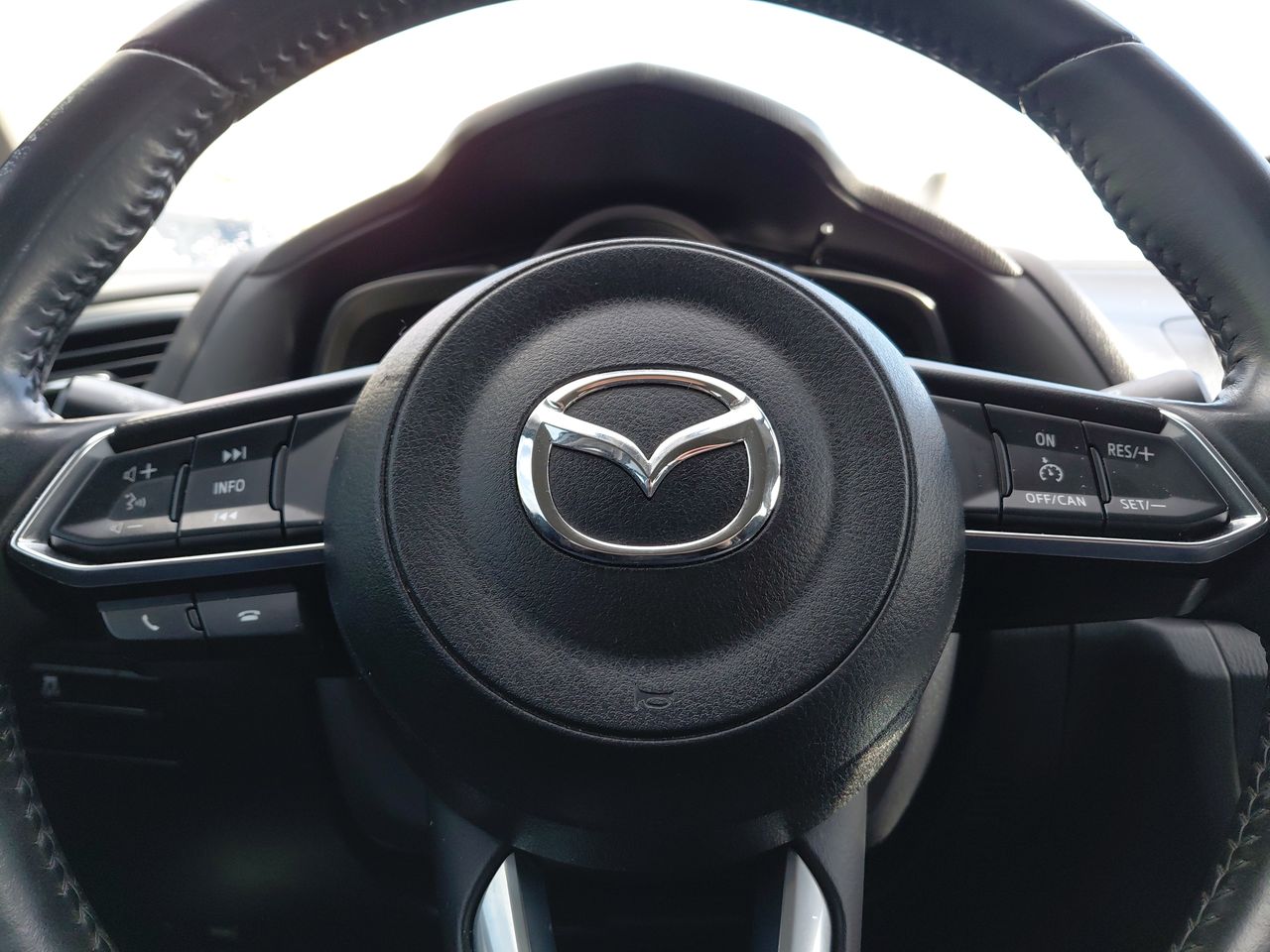 Mazda 3 — foto 17 de 25