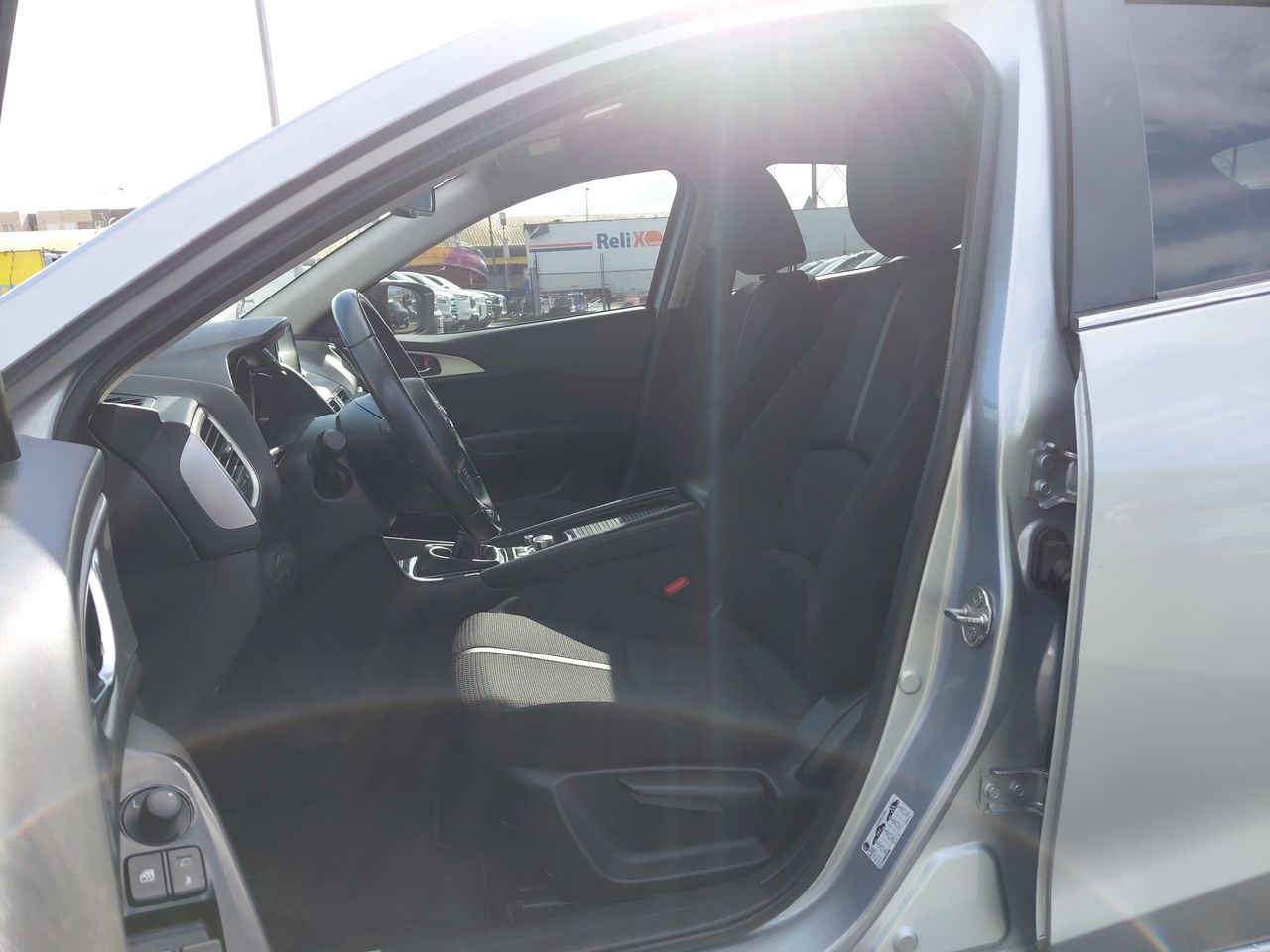 Mazda 3 — foto 15 de 25