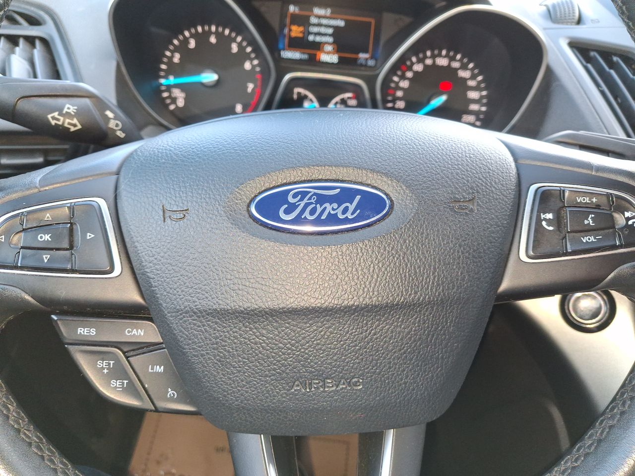Ford Escape — foto 16 de 26