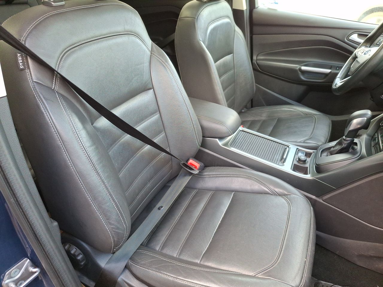 Ford Escape — foto 24 de 26